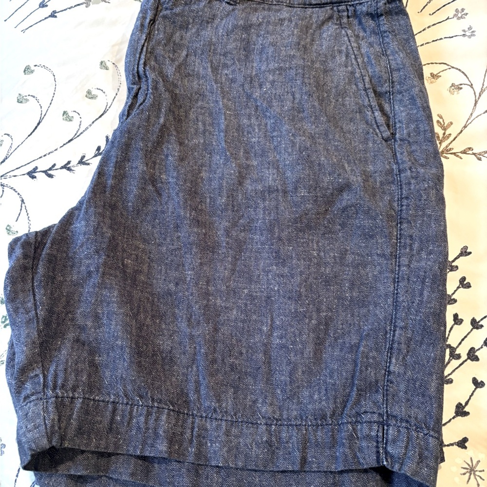OLD NAVY BLUE CHAMBRAY SHORTS